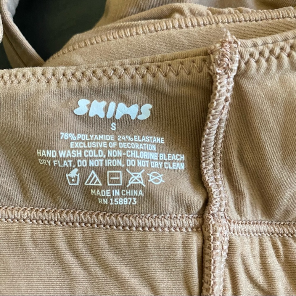 SKIMS FITS EVERYBODY TRIANGLE BRALETTE